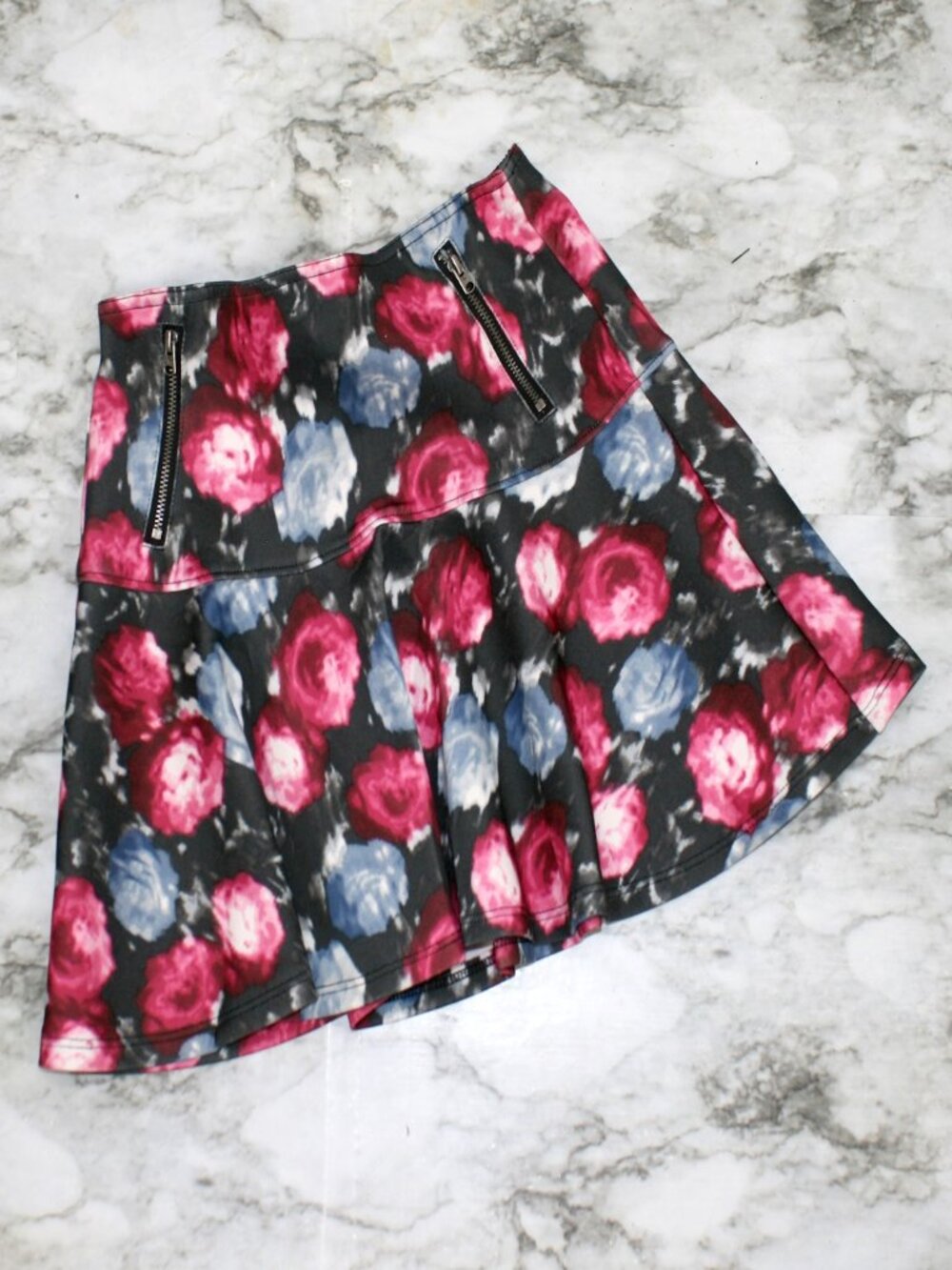 ABERCROMBIE KIDS Skirt Floral Roses Skater Abstract Flowers Pink Colorful Large